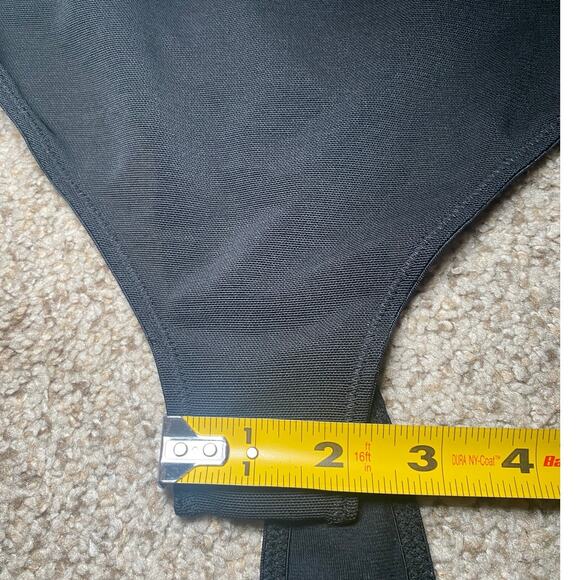 Yitty - Shapewear Size Small - Nearly Naked Body suit Black - Picture 5 of 13